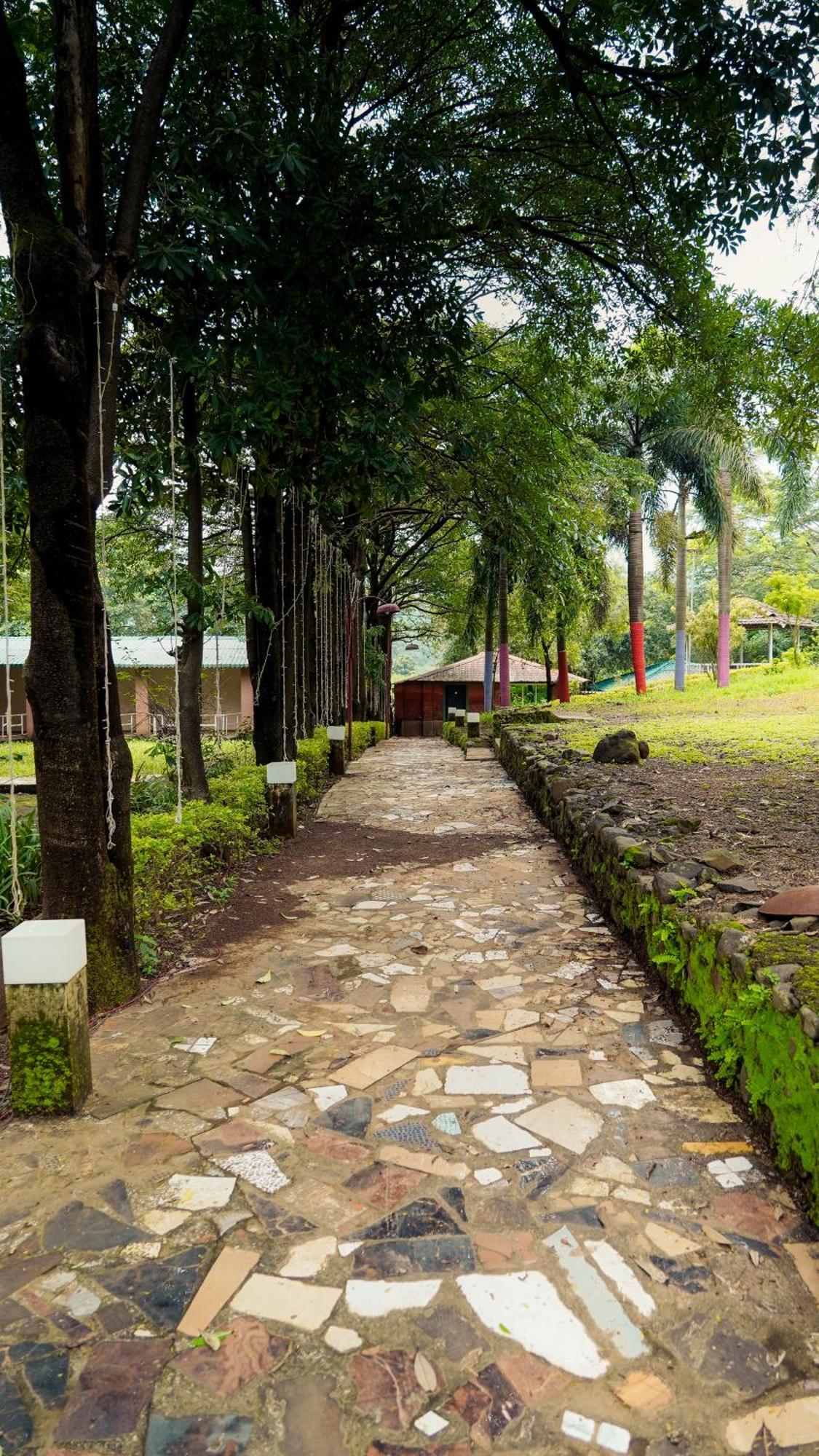 Whispering Peepul Resort Badlapur Dış mekan fotoğraf